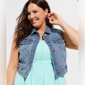 Torrid Denim Crop Vest in Dark Wash